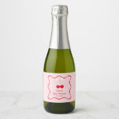 Cherry auf Top Baby Dusche Mini Champagne Schaumweinetikett (Vorderseite)