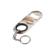 Cherry Blossom, Sakura und Hochzeitsringe Mini Flaschenöffner (Rückseite Schrägansicht)