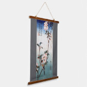 Cherry Blossom Tree with Swallow, Hiroshige Wandteppich Mit Holzrahmen (Gewinkelt)
