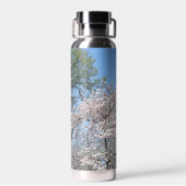 Cherry Blossoms and the Washington Monument in DC Trinkflasche (Rückseite)