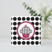 Cherry Cupcake Einladung Polka Dot / Pink & Black (Stehend Vorderseite)