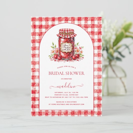 Cherry Jam Gingham Brautparty Einladung (Stehend Vorderseite)
