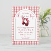 Cherry On Top Bow QR Code Girl Baby Shower Einladung (Stehend Vorderseite)