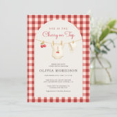 Cherry on Top Clothesline Gingham Baby Shower Einladung (Stehend Vorderseite)