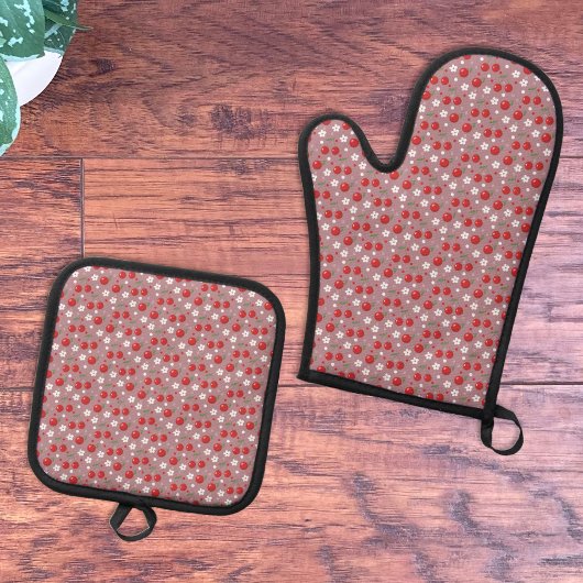 Cherry Pattern Oven Mitt and Pot Holders Set