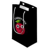 Cherry Pick Funny Fruit Pun Dark BG Kleine Geschenktüte (Vorderseite Schrägansicht)