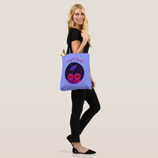 Cherry Power - Fierce & Fun Tasche (Am Model)
