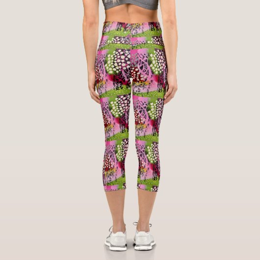 Cherry Spring forest Capri Leggings (Rückseite)