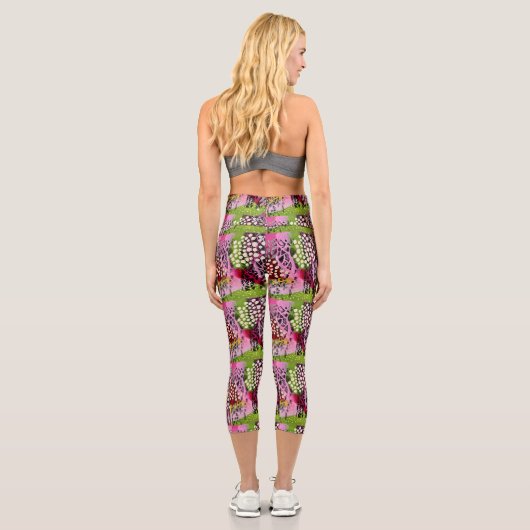 Cherry Spring forest Capri Leggings (Rückseite)
