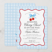 Cherry Sweet Blue Coquette Bow Gingham Baby Shower Einladung (Vorne/Hinten)