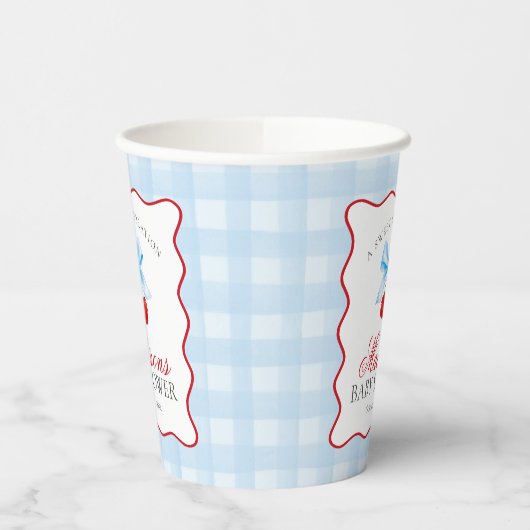 Cherry Sweet Blue Coquette Bow Gingham Baby Shower Pappbecher (Links)