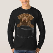 Chesapeake Bay Retriever Dog In Pocket  Dog T-Shirt (Vorderseite)
