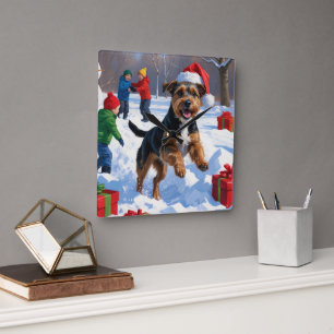 Chesapeake Bay Retriever Schnee mit Weihnachtsmütz Quadratische Wanduhr