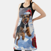 Chesapeake Bay Retriever Schnee mit Weihnachtsmütz Schürze (InSitu)