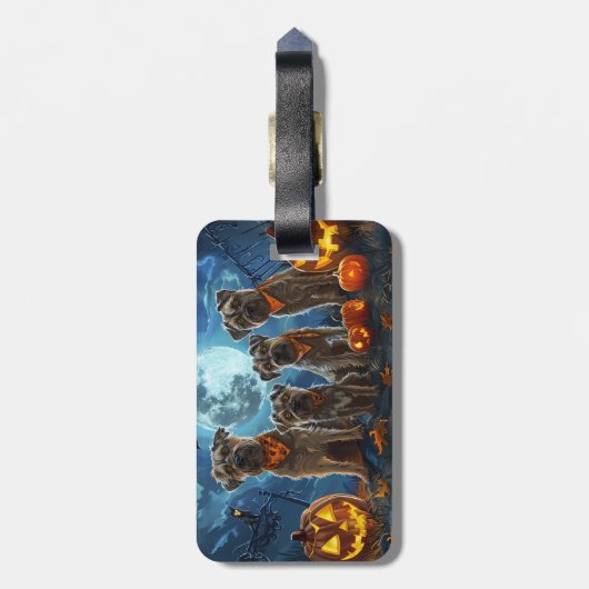 Chesapeake Bay Terrier Halloween Spooky Gepäckanhänger (Rückseite vertikal)