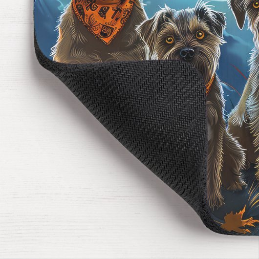 Chesapeake Bay Terrier Halloween Spooky Mousepad (Ecke)
