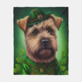 Chesapeake Bay Terrier in St Patrick's Day Dress Fleecedecke (Vorderseite)