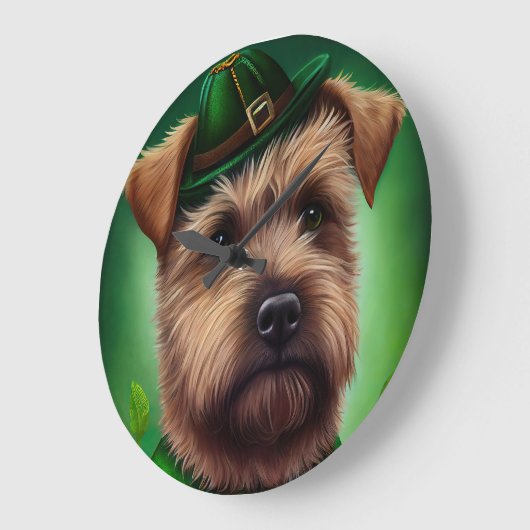 Chesapeake Bay Terrier in St Patrick's Day Dress Große Wanduhr (Winkel)