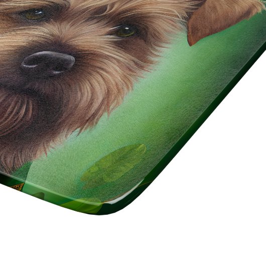Chesapeake Bay Terrier in St Patrick's Day Dress Schneidebrett (Ecke)