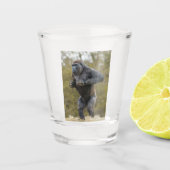 Chest Beating Gorilla Schnapsglas (Vorderseite)