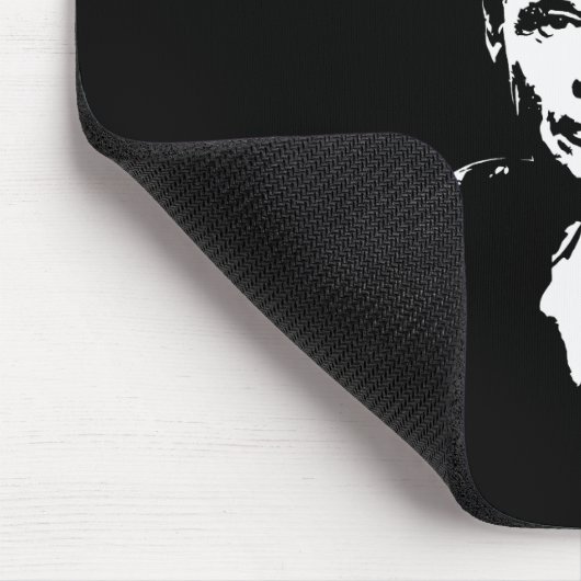 Chesty -- Schwarzweiss Mousepad (Ecke)