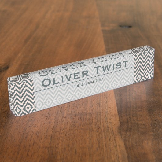 Chevron Grey Green and Cream Custom Namensplakette (Seite)