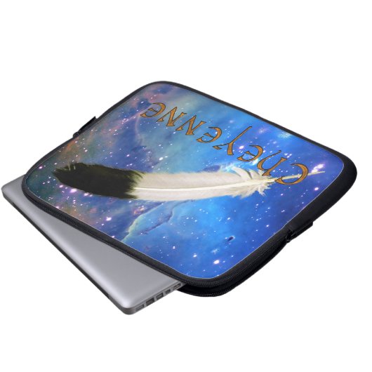 CHEYENNE Nation & Feather Space Laptop Sleeve (Vorne Knopf)