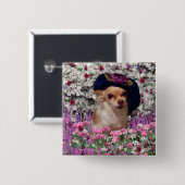 Chi-Chi in den Blumen - Chihuahua-Welpe im Button (Vorne & Hinten)