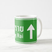 Chiang Rai Ahead ⚠ Thai Highway Traffic ⚠ Kaffeetasse (VorderseiteRechts)