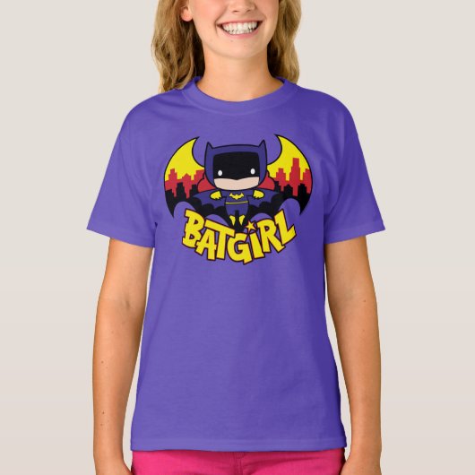 Chibi Batgirl mit Gotham Skyline & Logo T-Shirt (Vorderseite)