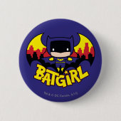 Chibi Batgirl mit Gotham Skyline und Logo Button (Vorderseite)