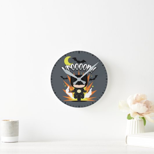 Chibi Batman Batcycle Runde Wanduhr (Zuhause)