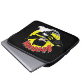 Chibi Batman im Batmobile Laptopschutzhülle (Vorne Knopf)