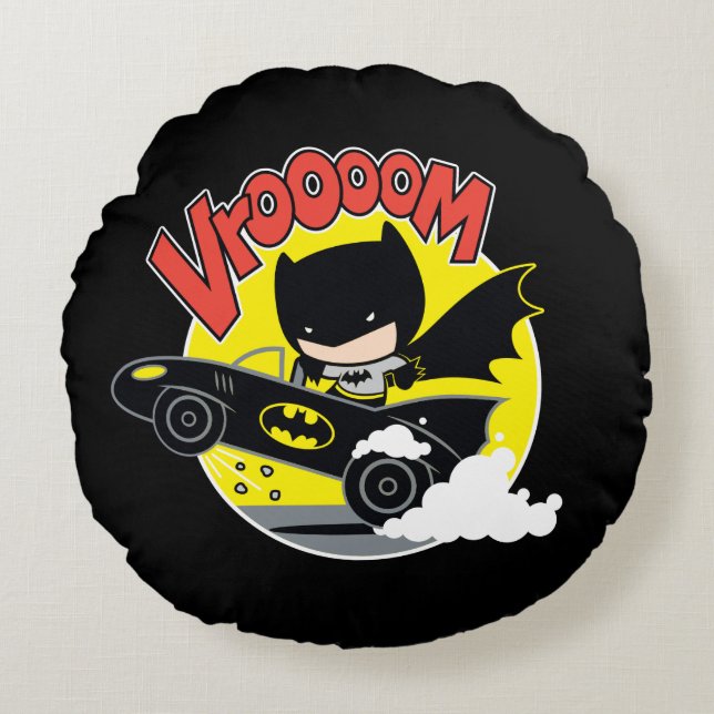 Chibi Batman im Batmobile Rundes Kissen (Vorderseite)