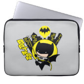 Chibi Batman skaliert die Stadt Laptopschutzhülle (Vorderseite)