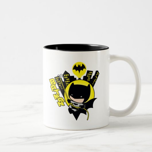 Chibi Batman skaliert die Stadt Zweifarbige Tasse (Rechts)