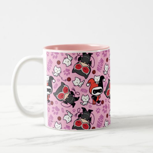 Chibi Catwoman, Harley Quinn & Kittens Pattern Zweifarbige Tasse (Links)