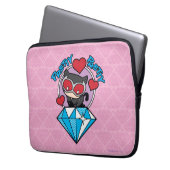 Chibi Catwoman sitzt oben auf großen Diamanten Laptopschutzhülle (Vorderseite Links)