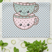Chibi Dotty Teacup Stack Pink und Blau Geschirrtuch (Gefaltet)