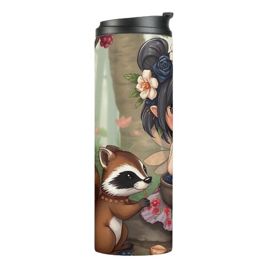 Chibi Fairy Eating Blackberries with Forest Friend Thermosbecher (Nach links gedreht)