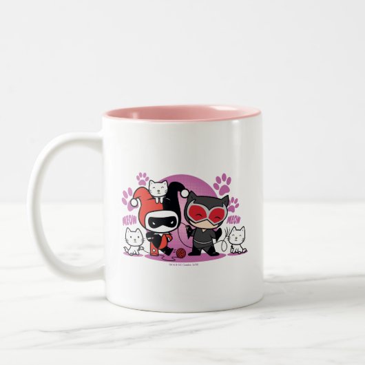 Chibi Harley Quinn & Chibi Catwoman mit Katzen Zweifarbige Tasse (Links)