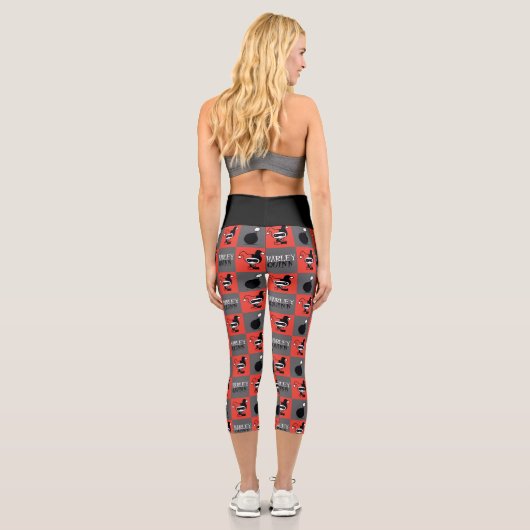 Chibi Harley Quinn Schachbrett Pattern Capri Leggings (Rückseite)