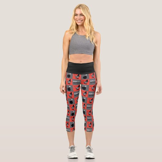 Chibi Harley Quinn Schachbrett Pattern Capri Leggings (Vorderseite)