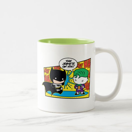 Chibi Joker Pranking Chibi Batman Zweifarbige Tasse (Rechts)