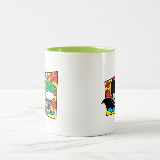 Chibi Joker Pranking Chibi Batman Zweifarbige Tasse (Mittel)