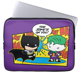 Chibi Joker spielt Chibi Batman einen Streich Laptopschutzhülle