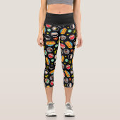 Chibi Justice League Heroes and Logos Pattern Capri Leggings (Vorderseite)