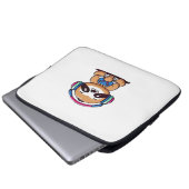 Chibi Kawaii Sloth Gamer - Niedliches Sonnentier m Laptopschutzhülle (Vorne Knopf)