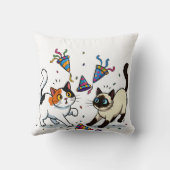 Chibi Kittens Investigating Confetti Chaos Kissen (Rückseite)