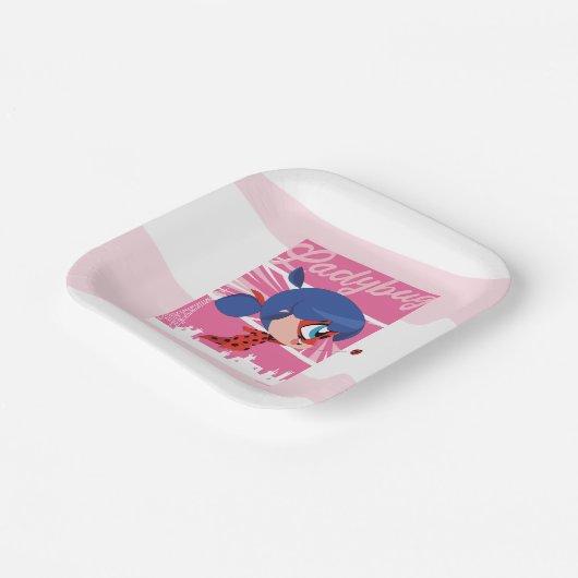 Chibi Ladybug in Paris Pappteller (Gewinkelt)